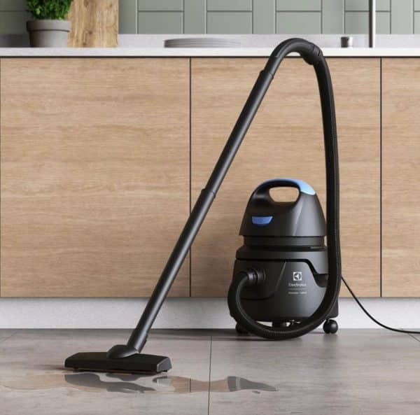 Aspirador de Pó e Água Electrolux Compacto Potente Função Sopro 1400W 12L total 5L útil protetor térmico AWD01  127V - Imagem 2